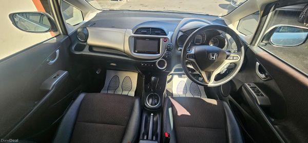 Honda fit Hybrid Low Mileage 386256598