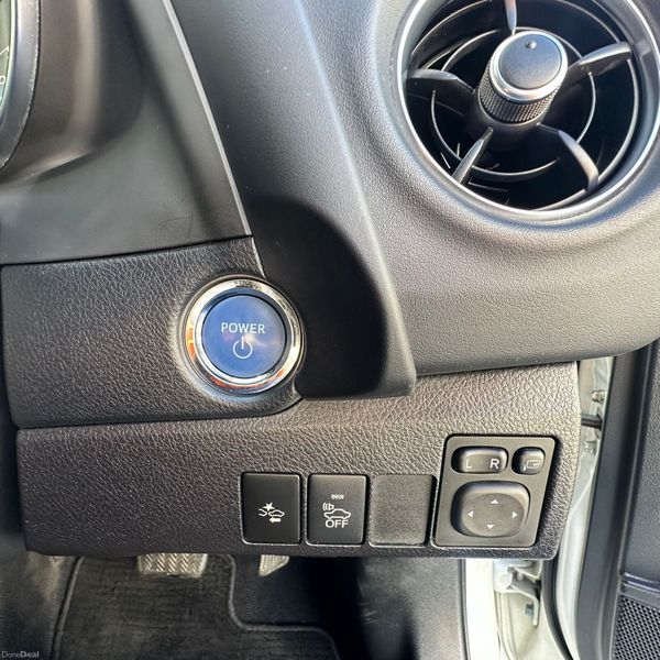 TOYOTA AURIS 2016 HYBRID 68000 KM ONLY 386264024