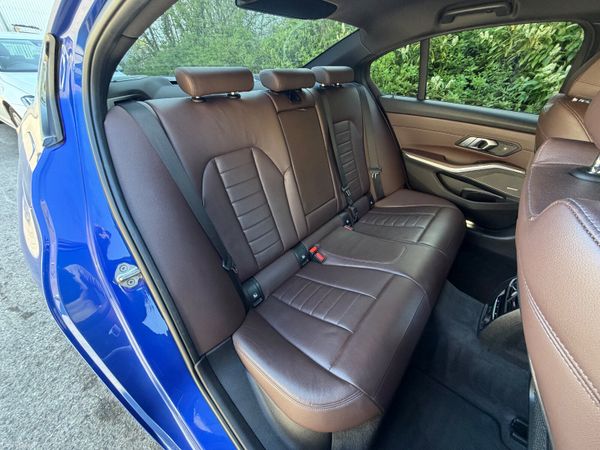 BMW 330e M Sport Pro Pack 386282988