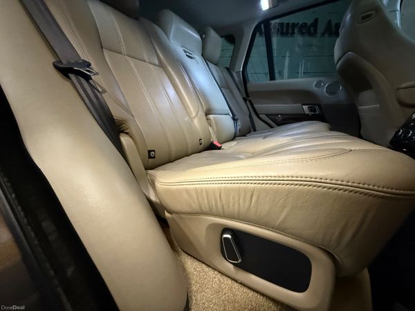 141 Land Rover Range Rover Vogue 3Ltr D 386284040
