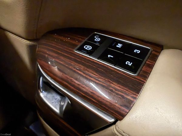 141 Land Rover Range Rover Vogue 3Ltr D 386284052