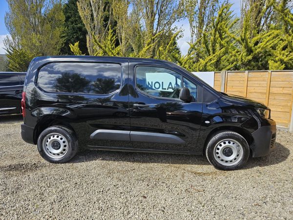 2023 PEUGEOT PARTNER 3 SEATS  WITH ONLY 32KLMS  A 386285070