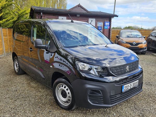 2023 PEUGEOT PARTNER 3 SEATS  WITH ONLY 32KLMS  A 386285072