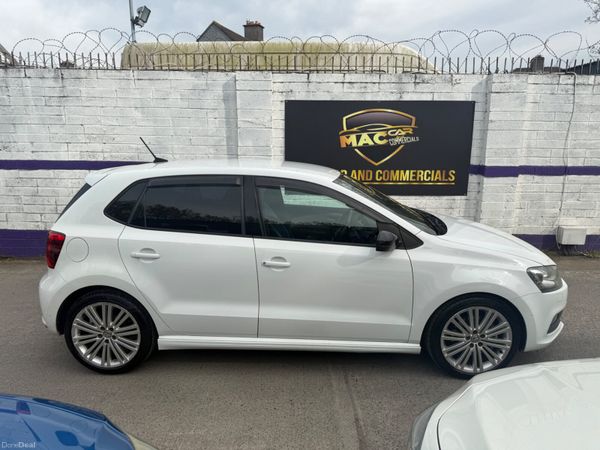 Volkswagen Polo 2015 386221456
