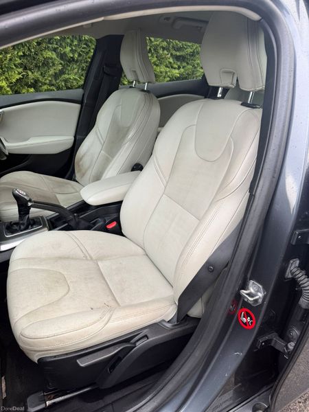 Volvo V40 2014 1.6 D *** SOLD AS SEEN *** 386233422