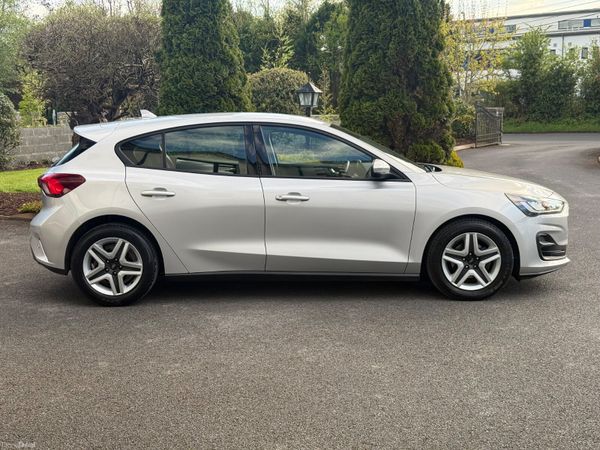 *Auto* Immaculate 231 Ford Focus! 386239436