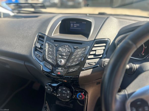 Ford Fiesta zetec 386352710