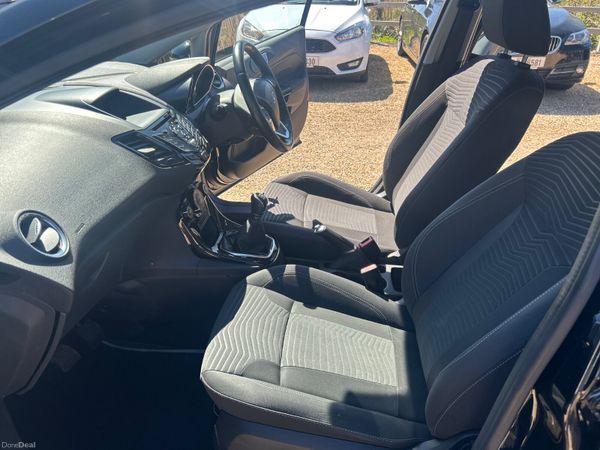 Ford Fiesta zetec 386352716