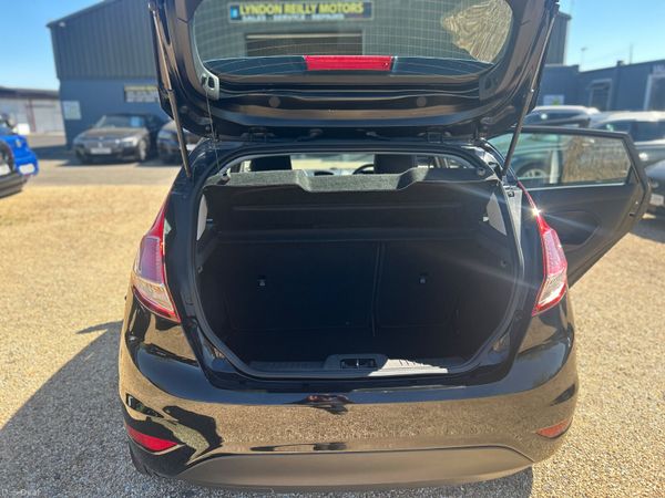 Ford Fiesta zetec 386352718