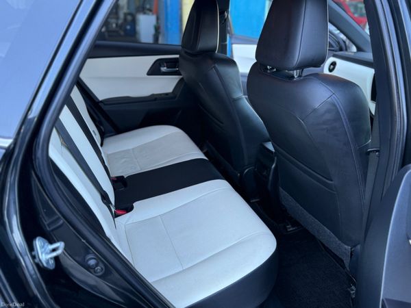 2017 Toyota Auris Hybrid Auto Luna Sports 386324734