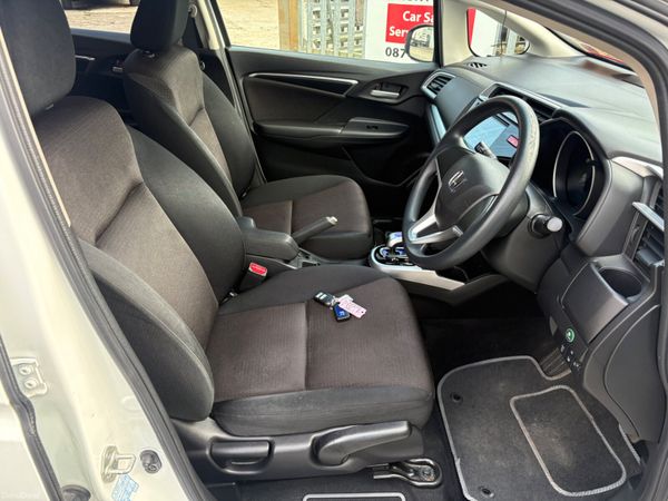 152 Honda Fit hybrid 386332568