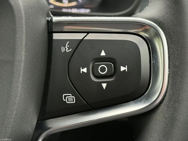 *Low Kms* 232 Volvo XC40 Plus Dark! 386424786