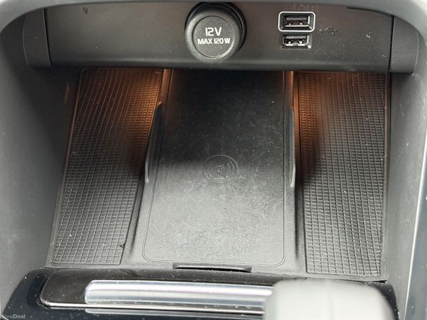 *Low Kms* 232 Volvo XC40 Plus Dark! 386424794
