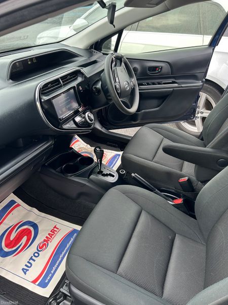 Toyota Aqua 386552844