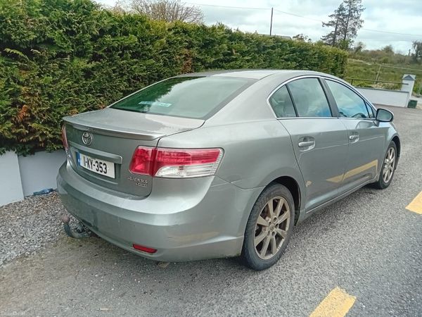 Toyota Avensis 2011 386527964