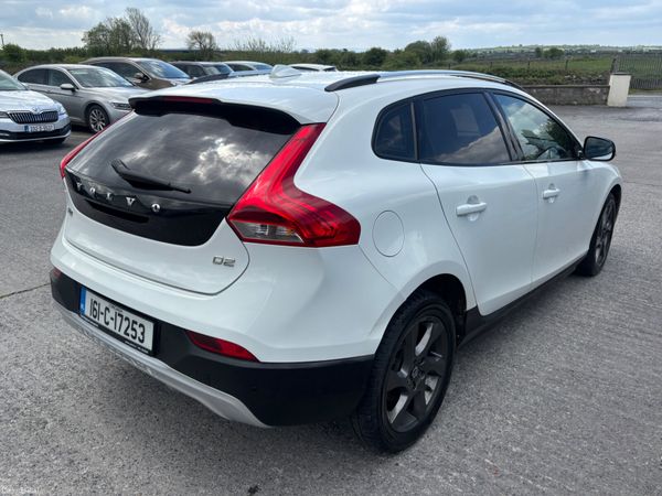 Volvo V40 2016 DIESEL AUTOMATIC 386534978