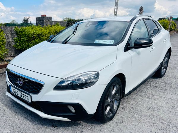 Volvo V40 2016 DIESEL AUTOMATIC 386534982