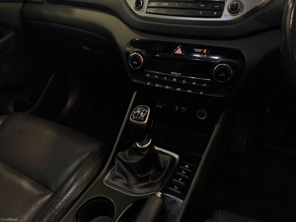 2016 Hyundai Tucson Premium-Pan Roof 386742938