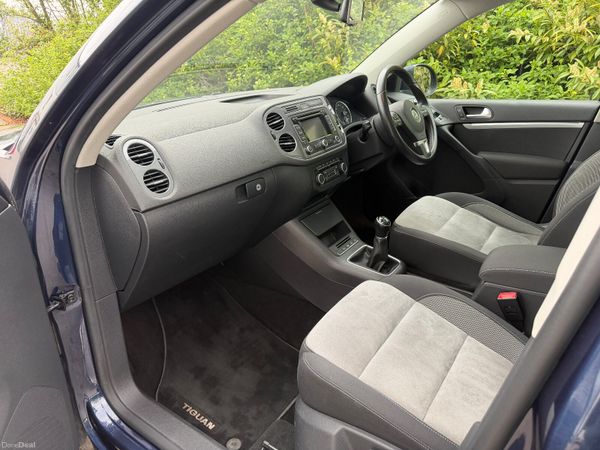 VW Tiguan Pan Roof Low KM FSh 386784554