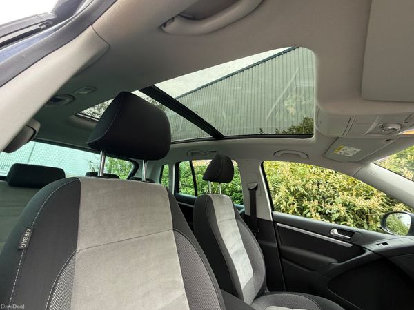 VW Tiguan Pan Roof Low KM FSh 386784528