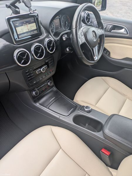 Mercedes-Benz B-Class reverse camera& heated seats 386789770