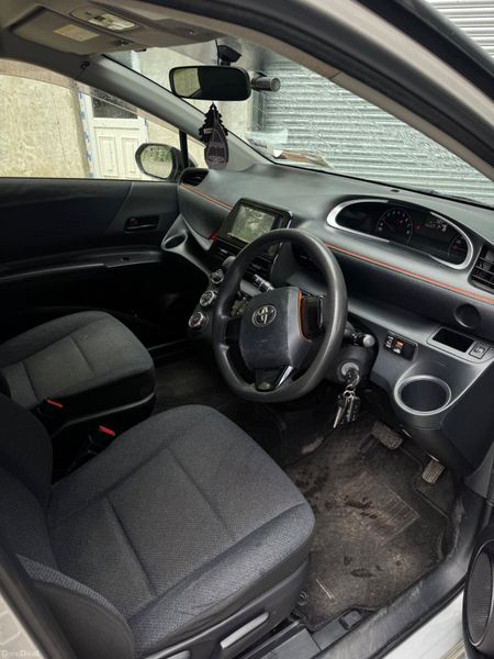 Toyota Sienta 2017 Automatic Low mileage 386796194