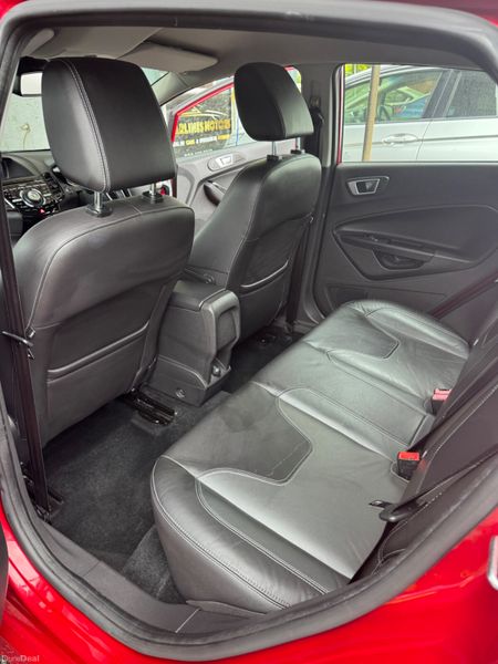 Ford Fiesta Automatic 386798796