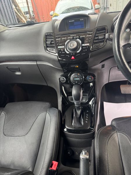 Ford Fiesta Automatic 386798806
