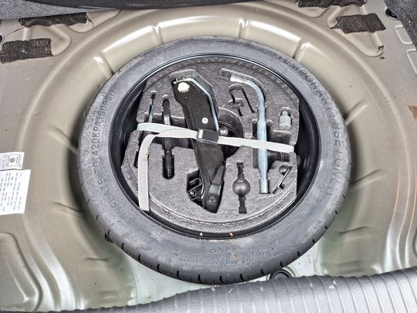 VW Golf 1.2L Petrol Automatic 386799366
