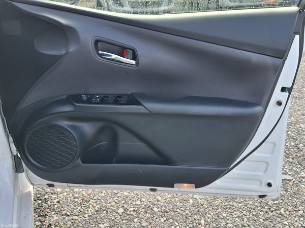 Toyota Prius 1.8L Hybrid Automatic 386799476