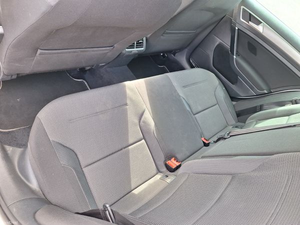 Volkswagen Golf 2014 386799618