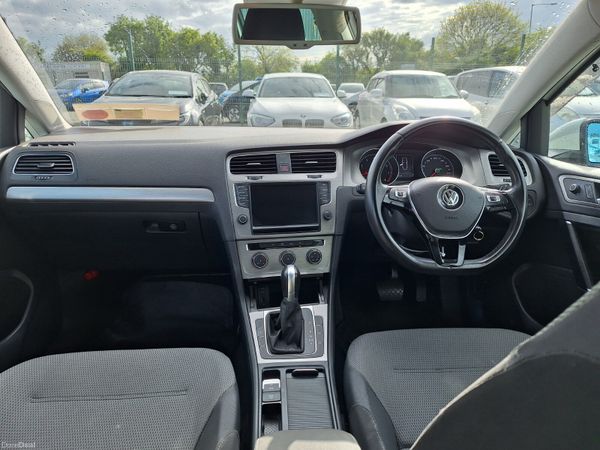 Volkswagen Golf 2014 386799620
