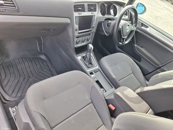 Volkswagen Golf 2014 386799622