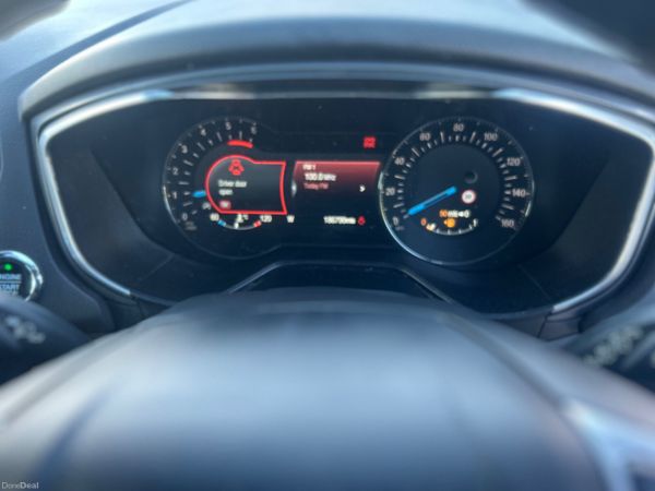 Ford Mondeo 2015 386724100