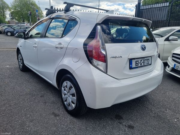 Toyota Aqua  Hybrid  2016 386847340