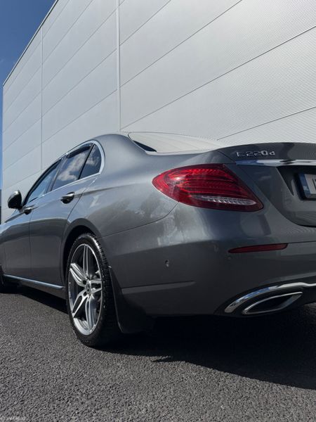Mercedes-Benz E220d AMG line 386852940