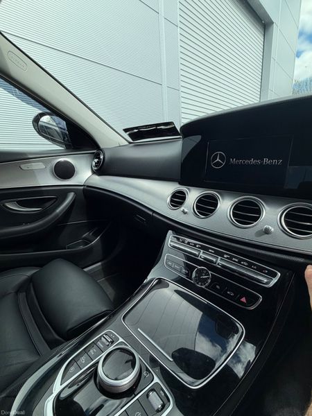 Mercedes-Benz E220d AMG line 386892102