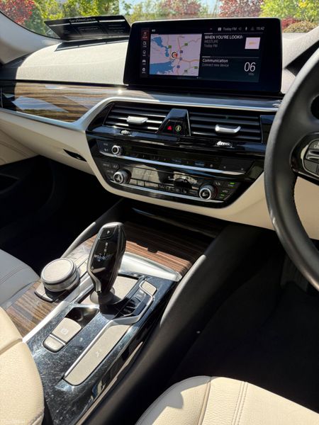 *Sunroof* Immaculate 202 BMW 520i! 386896460