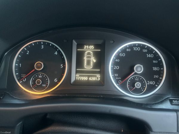 2014 Volkswagen Tiguan 2.0L TDI  LOW KMS 386897716