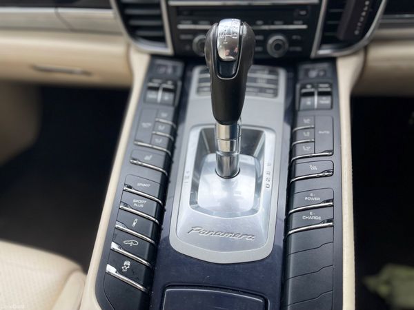152 Porsche Panamera S -Hybrid – High Spec 386805400