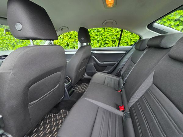 2018 Skoda Octavia AMBITION 1.6 TDI DSG 386810316