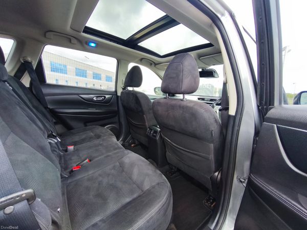 Nissan X-Trail 2017 1.6d SV 7 Seats Design Pack 386831874