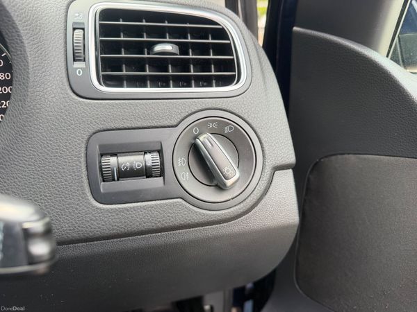 Volkswagen Polo Automatic 2013 Low KM 386941852