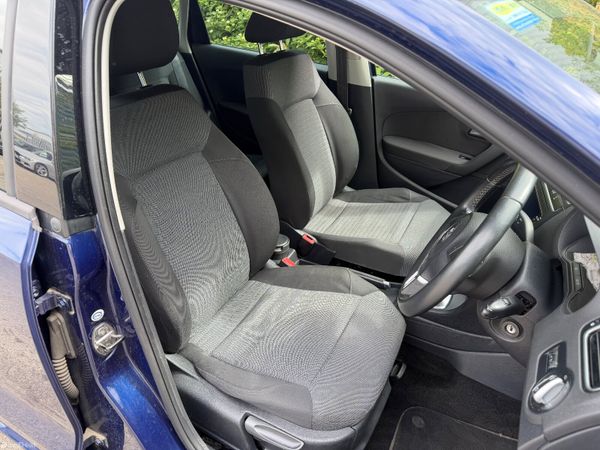 Volkswagen Polo Automatic 2013 Low KM 386941856