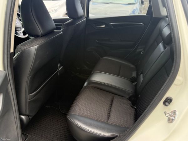 2015 Honda Fit Hybrid Automatic/ Leather Spec 386902352