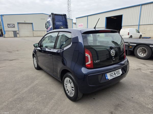 Volkswagen up! 2014 386923324