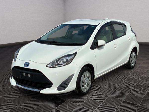 Toyota Aqua Hybrid *Automatic* 386928656