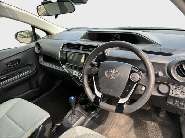 Toyota Aqua Hybrid *Automatic* 386928708