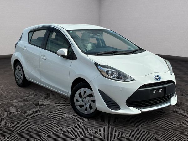 Toyota Aqua Hybrid *Automatic* 386928712