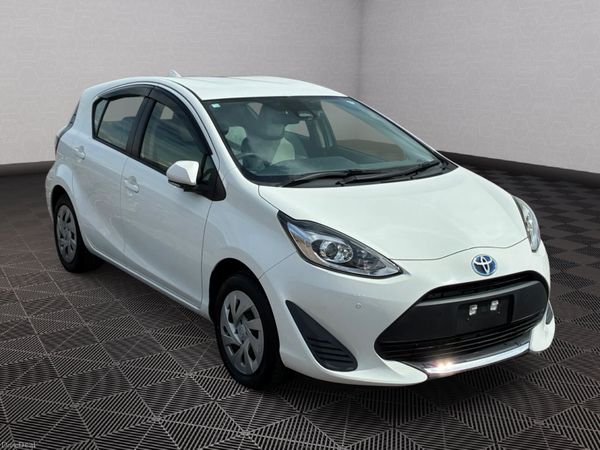 Toyota Aqua Hybrid *Automatic* 386928716